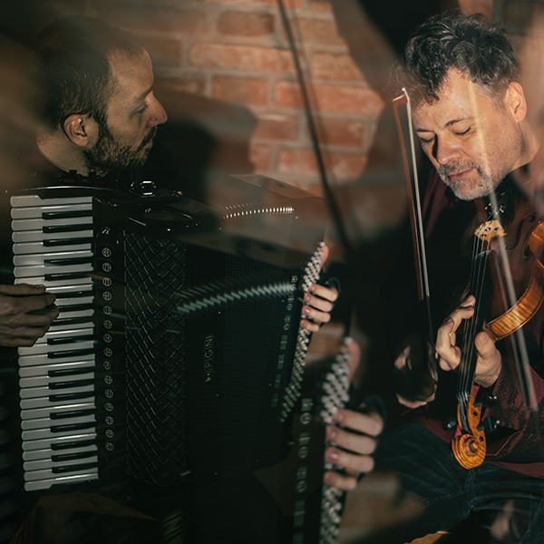 DUO-JEDLINSKÝ-&-FISCHER,-Akkordeon-Violine-
